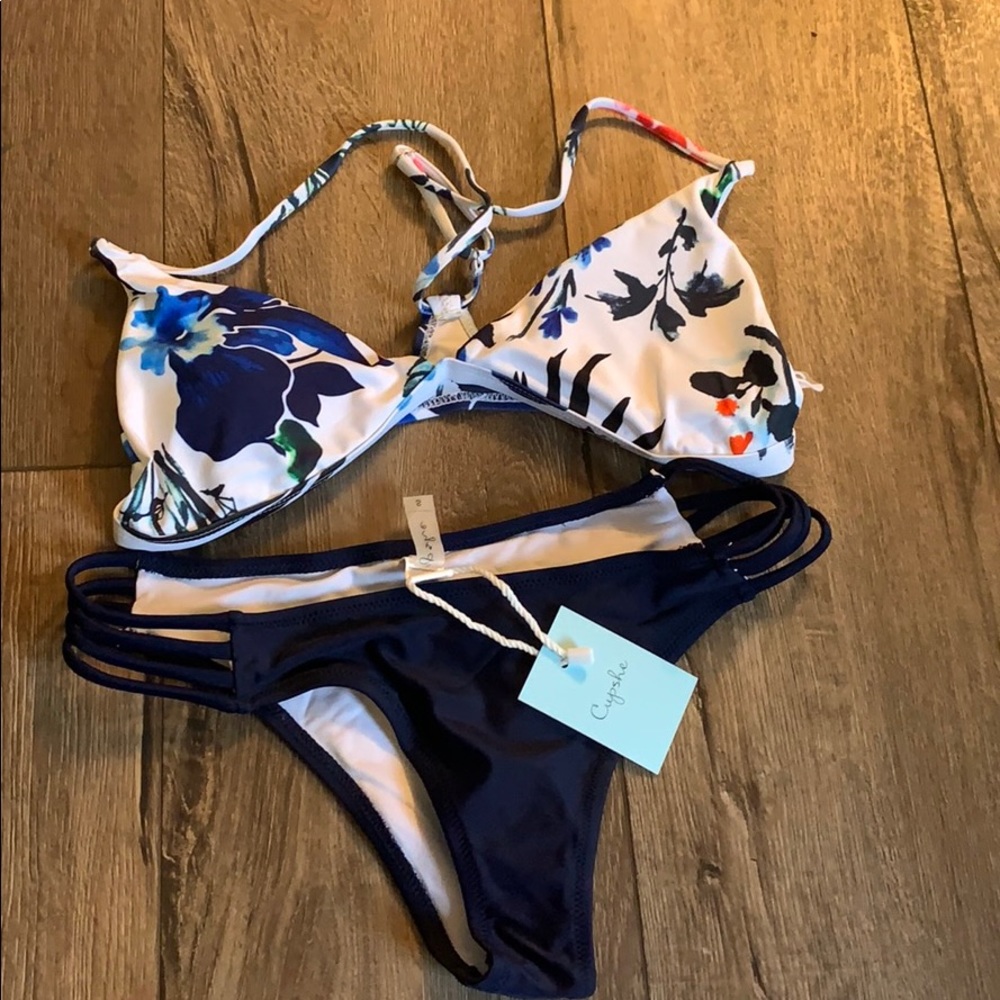 NWT Cupshe navy floral bikini